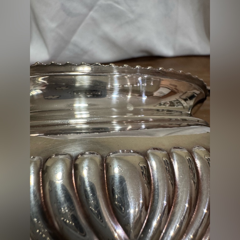 Elegant Elkington Plate 18854 Silver Creamer and Sugar Set - Picture 8 of 11